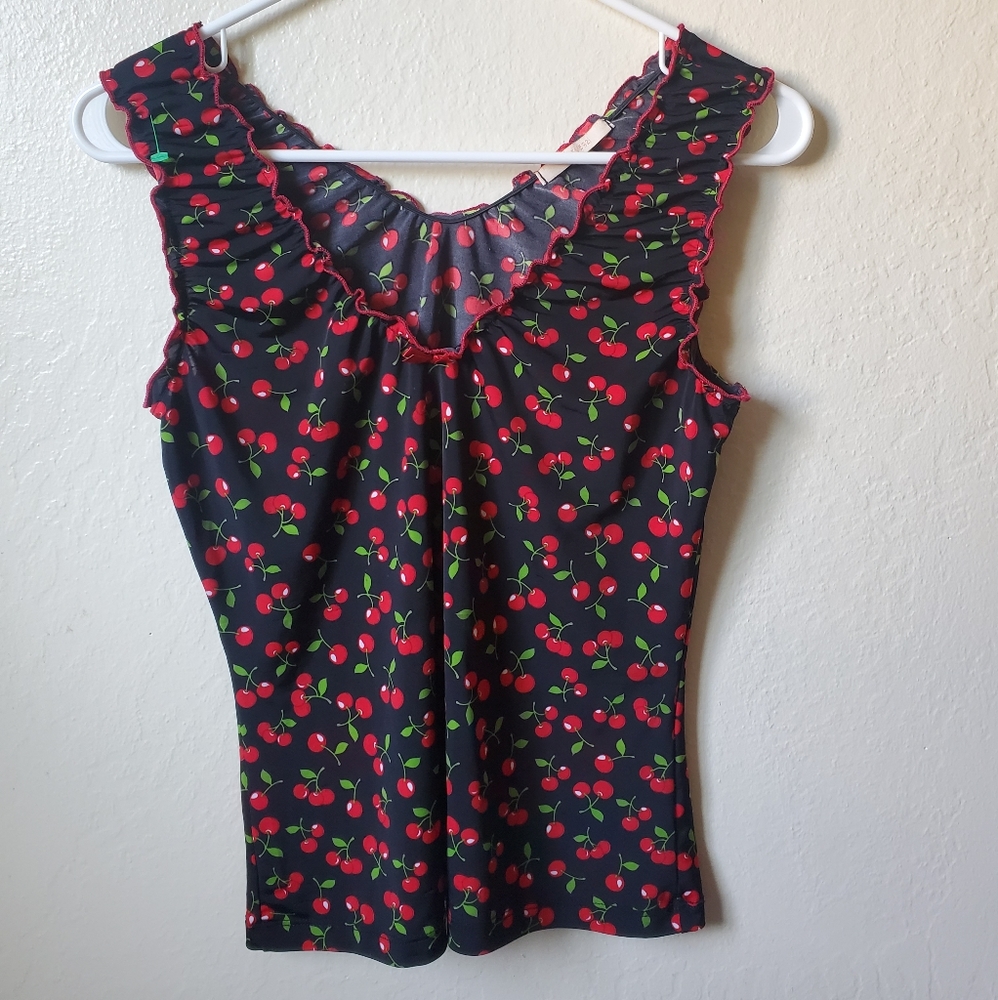 🍒 Vintage Y2K Cherry Print Top 🍒